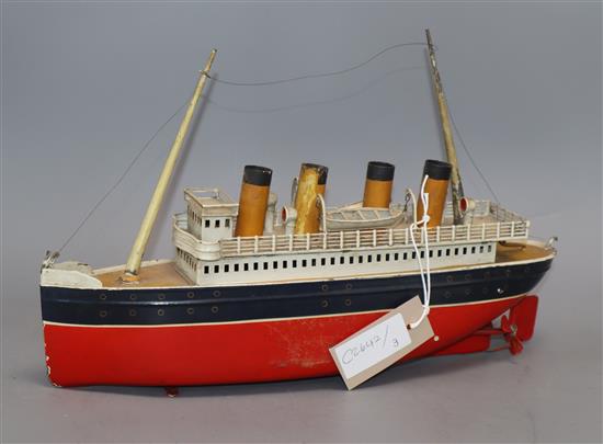 A Bing tinplate clockwork model of a liner